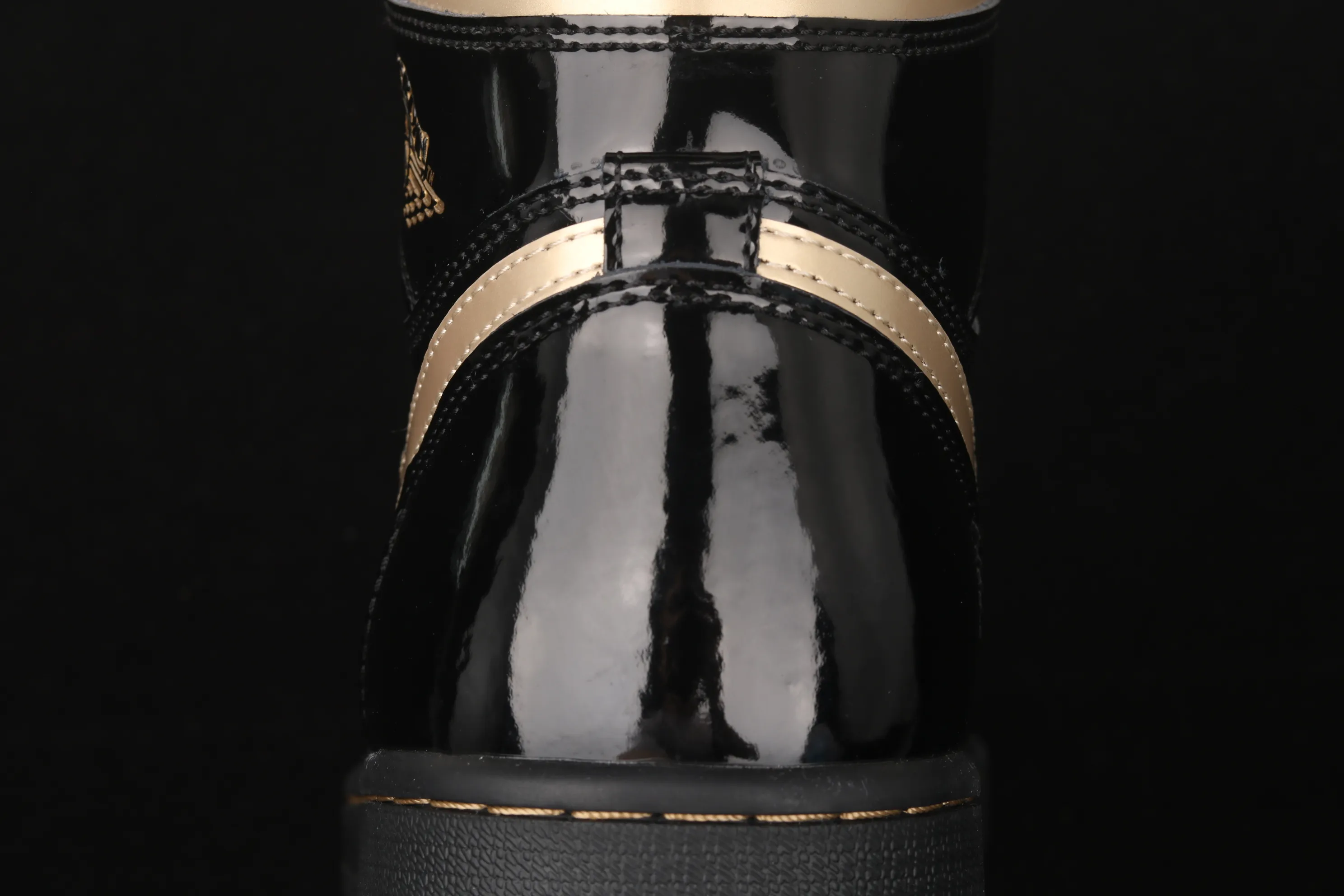 All categories Air Jordan Jordan series basketball shoes Air Jordan 1 High X version Air Jordan 1 High OG "Black/Metallic Gold" AJ1 Joe 1 patent leather black gold 555088-032